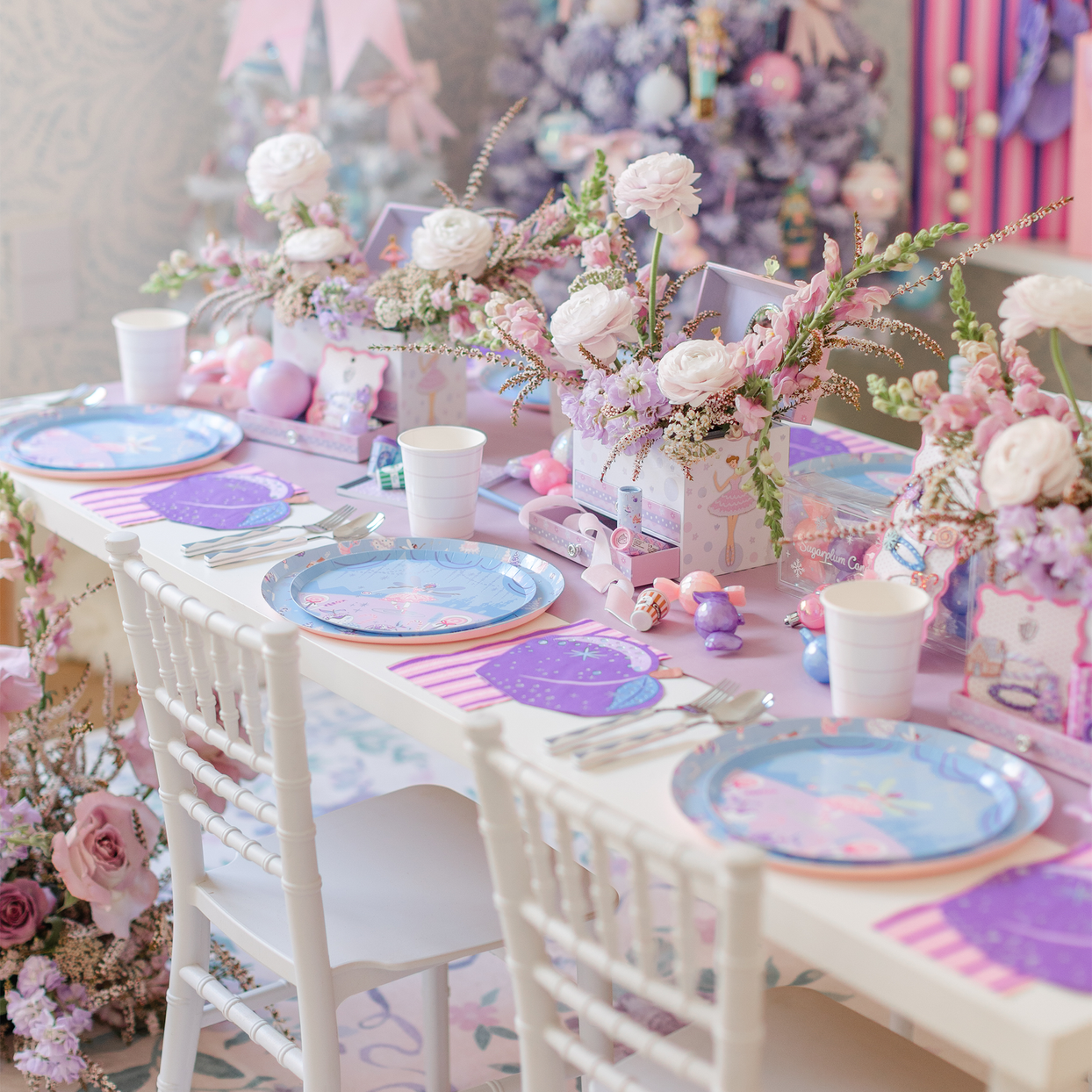 Sugarplum Patterned Large Plates